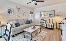 Rose Getaway Close To Downtown Paso Robles 2 Bed/1 Bath
